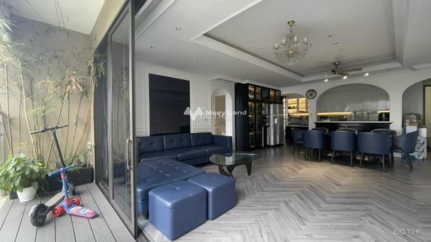 Bán căn hộ có diện tích tiêu chuẩn 150m2 vị trí đặt ngay trên Quận 2, Hồ Chí Minh bán ngay với giá thị trường chỉ 18.7 tỷ-01