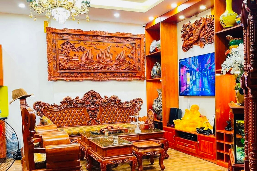 Cần bán nhà riêng ngõ 102 Nguyễn Đình Hoàn ô tô, giá 5,3 tỷ-01
