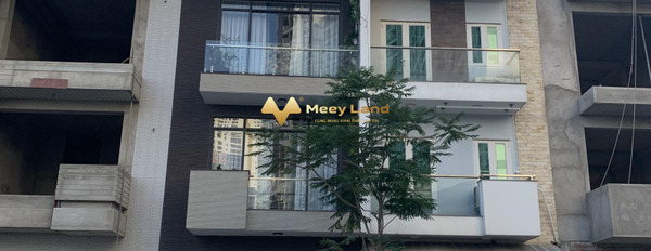 Vị trí hấp dẫn nằm ở Đào Trí, Phú Thuận bán nhà giá bán mua ngay 11.9 tỷ trong căn này thì có 5 phòng ngủ 5 WC-02