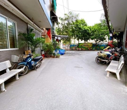 Bán nhà ở diện tích chuẩn 55m2 bán ngay với giá cực sốc từ 5.8 tỷ vị trí đặt ở tại Vũ Hữu, Thanh Xuân