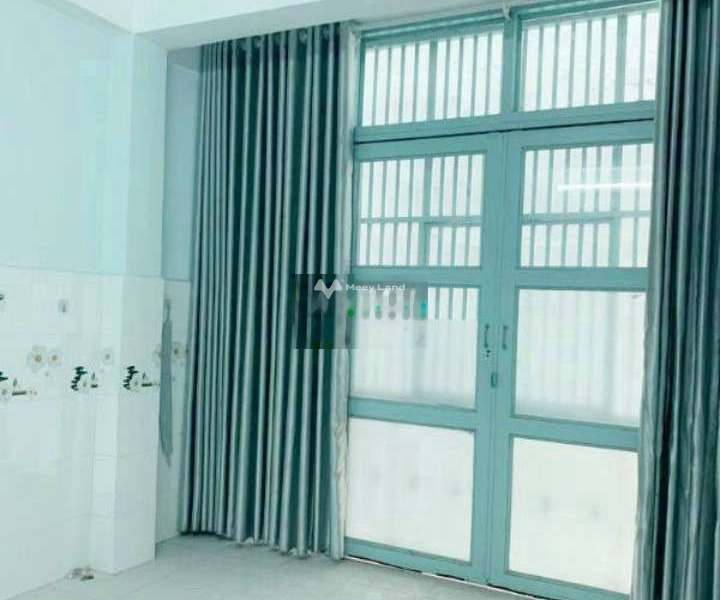 Cho thuê nhà vị trí mặt tiền nằm tại Quận 5, Hồ Chí Minh, giá thuê đề xuất 10 triệu/tháng diện tích sàn là 30m2, trong căn này thì gồm 2 PN-01