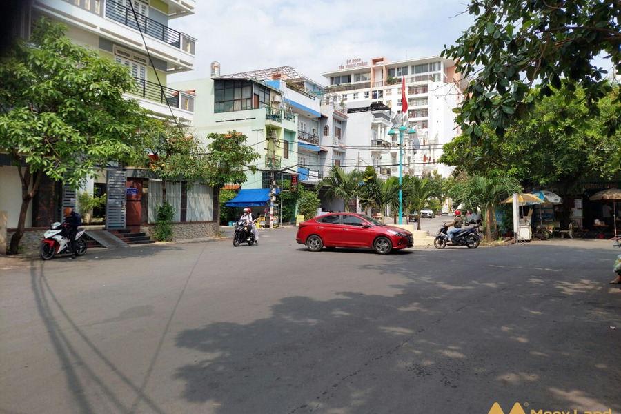 Bán mặt tiền 5m ngang, 4 tầng, kinh doanh sầm uất, gần chợ Phạm Văn Bạch-01