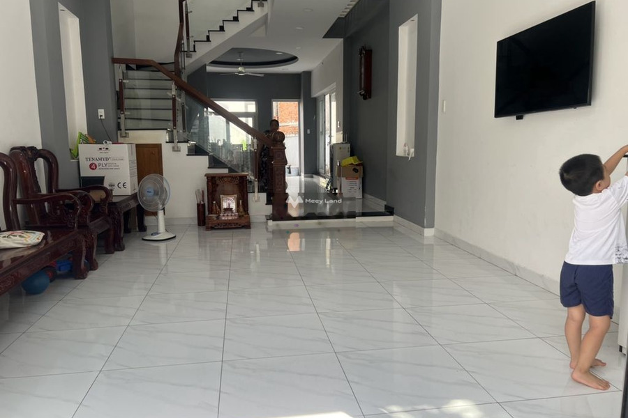 Cho thuê nhà ở diện tích khoảng là 70m2 giá thuê cạnh tranh 8 triệu/tháng vị trí đẹp tọa lạc ngay Nhà Bè, Hồ Chí Minh-01