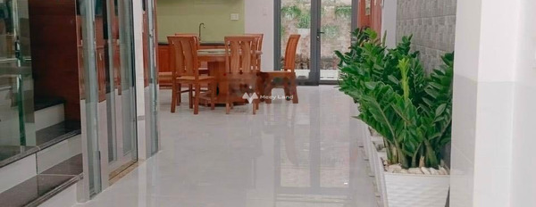 17.8 tỷ, bán liền kề diện tích mặt tiền 190m2 tọa lạc gần Đường Số 14, Phước Kiển, hướng Đông, tổng quan có tổng cộng 4 PN, 5 WC dọn vào ở ngay-02