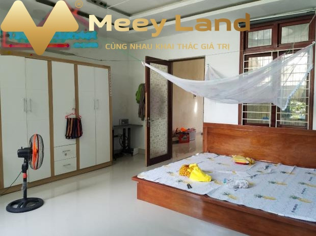 Bán hộ căn nhà vị trí tốt tại Hòa Phát, Đà Nẵng bán ngay với giá êm chỉ 3.8 tỷ có diện tích rộng 83 m2 hướng Nam trong nhà này thì có 3 phòng ngủ với ...