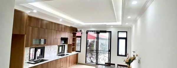 Bán nhà vị trí đẹp Mai Dịch, Hà Nội bán ngay với giá cực êm 13 tỷ có diện tích 57m2 tổng quan bên trong nhà gồm 4 PN-03