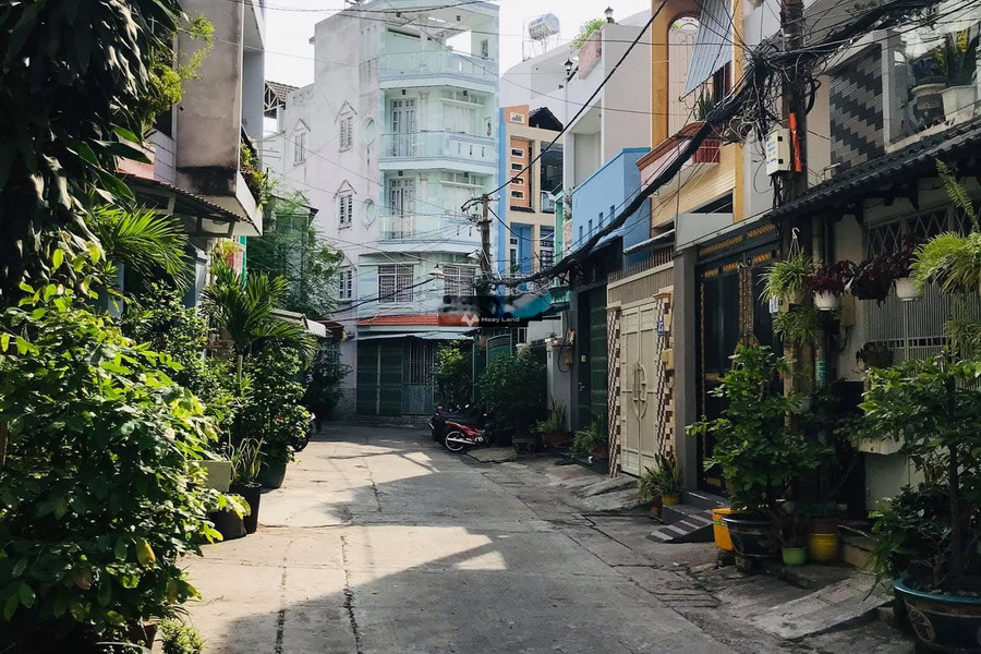 DT 68.4m2 bán nhà ở vị trí nằm ngay ở Phường 13, Hồ Chí Minh hướng Tây - Bắc trong nhà có tổng 4 PN 4 WC hãy nhấc máy gọi ngay-01