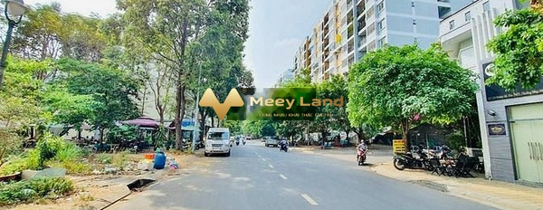 Bán nhà vị trí đẹp nằm ngay Đường D2, Phường Tăng Nhơn Phú A giá bán cực rẻ từ 10.5 tỷ diện tích chuẩn 110m2 trong nhà này gồm 3 phòng ngủ-02