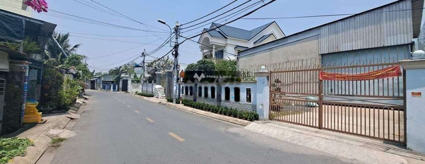 Nhà gồm 2 PN bán nhà ở diện tích gồm 105m2 bán ngay với giá mềm chỉ 4.3 tỷ vị trí mặt tiền tọa lạc trên Hóc Môn, Hồ Chí Minh-03