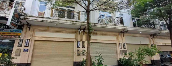 Diện tích chung quy 100m2, cho thuê nhà ở vị trí đặt tọa lạc ngay ở Phường 7, Hồ Chí Minh, căn nhà bao gồm có 5 phòng ngủ, 5 WC hỗ trợ pháp lý-03