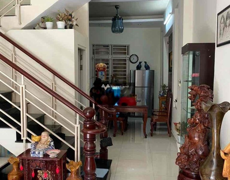 Trong ngôi nhà này gồm 3 PN bán nhà bán ngay với giá chỉ từ chỉ 7.2 tỷ có diện tích chính 60m2 vị trí thuận lợi ở Nguyễn Thị Thập, Quận 7-01