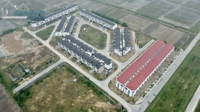 3.45 tỷ, bán biệt thự diện tích 80m2 ngay trên Thủy Vân, Thừa Thiên Huế, hướng Đông Nam, nhà này gồm có 3 PN, lộ chính rộng 12 m vị trí đắc địa-01