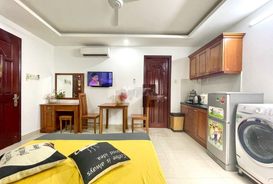 Căn hộ 1 PN, cho thuê căn hộ vị trí đặt gần Quận 3, Hồ Chí Minh, trong căn hộ này gồm 1 phòng ngủ, 1 WC vị trí đắc địa-01