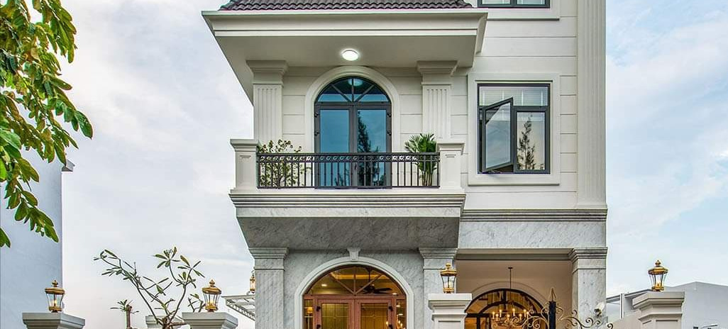 Bán Villa khu Compound 15 căn Thảo Điền, 220m2, 3 tầng, phong cách tân cổ điển.