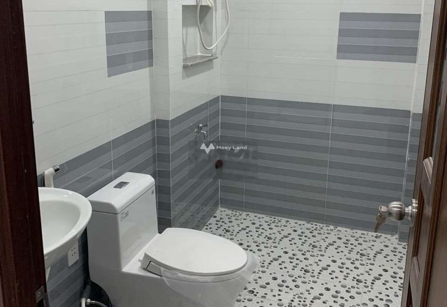 Căn này có 2 PN, cho thuê nhà ở diện tích vừa phải 160m2 thuê ngay với giá phải chăng từ 18 triệu/tháng vị trí đặt ngay trên Lê Đại Hành, Phường 11-01