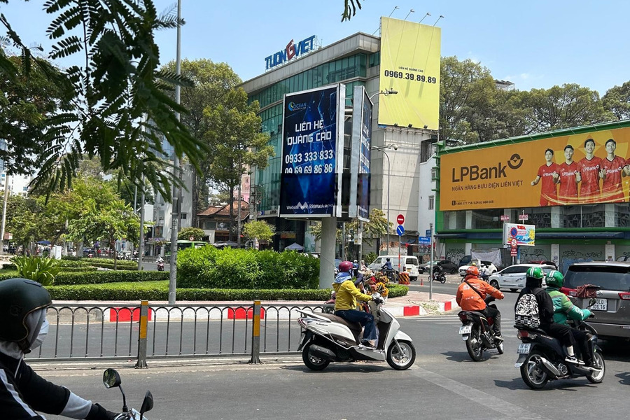 Cực khẩn cấp bán nhà vị trí đẹp ngay ở Quận 1, Hồ Chí Minh có diện tích 500m2 liên hệ chính chủ.-01