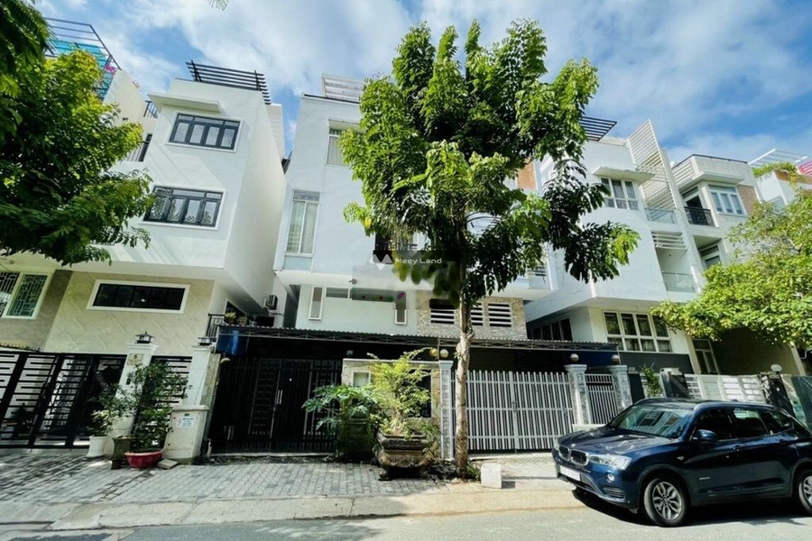 Nằm ngay bên trong Phú Thuận, Hồ Chí Minh cho thuê nhà thuê ngay với giá chốt nhanh 35 triệu/tháng, nhìn chung bao gồm 6 phòng ngủ, 6 WC-01