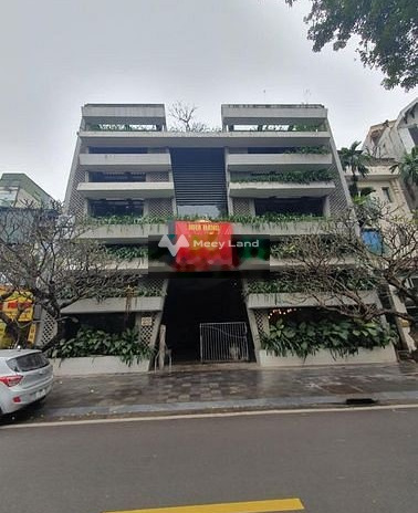 Cho thuê nhà mặt tiền tọa lạc gần Hoàn Kiếm, Hà Nội, thuê ngay với giá ngạc nhiên 30 triệu/tháng diện tích tiêu chuẩn 70m2, ngôi nhà gồm 1 phòng ngủ