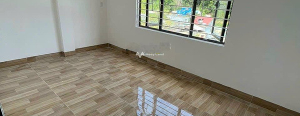 Hướng Tây - Bắc, bán nhà có diện tích gồm 82m2 vị trí đẹp tọa lạc ngay tại Hồng Hải, Hạ Long giá bán công khai 1.95 tỷ-02