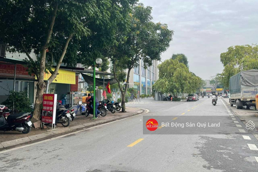 Mặt tiền nằm ngay tại Long Biên, Hà Nội bán nhà bán ngay với giá khoảng 12.8 tỷ diện tích khoảng 82m2 trong nhà tổng quan gồm có 4 PN lh xem trực tiếp-01