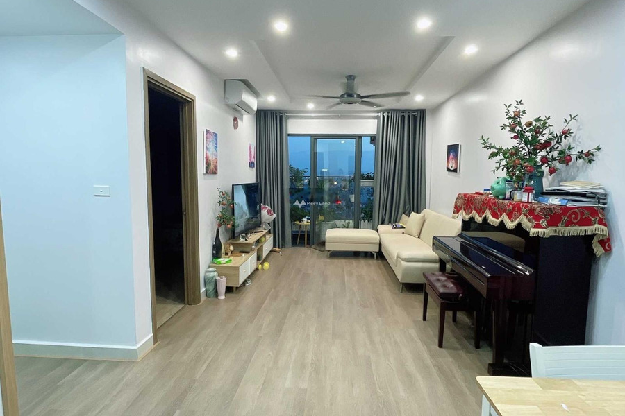 Giá 1.85 tỷ, bán chung cư diện tích vừa phải 70m2 mặt tiền nằm ngay trên Long Biên, Hà Nội, trong căn hộ có tất cả 2 PN, 2 WC vị trí siêu đẹp-01