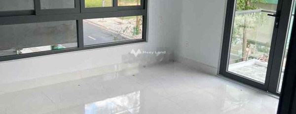 Diện tích thực khoảng 130m2, cho thuê nhà ở Phía trong Lý Văn Sâm, Tam Hiệp, nhà này gồm có 4 PN, 3 WC bãi đậu xe rộng-03