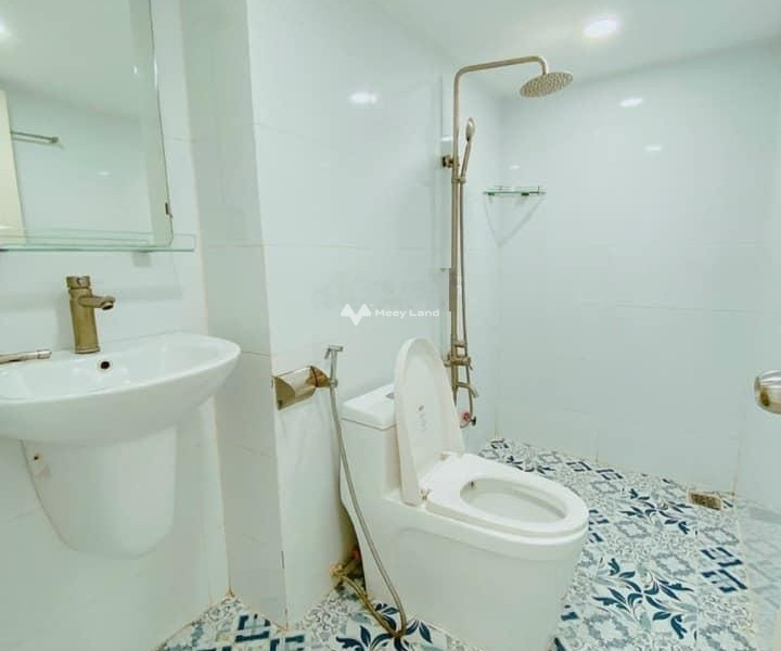 Có diện tích chung 65.6m2 bán nhà vị trí mặt tiền ngay ở Thích Quảng Đức, Phường 4 tổng quan nhà gồm có 3 PN 3 WC vị trí thuận lợi-01