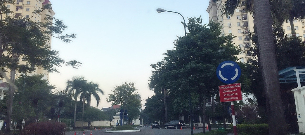 Chính chủ cần bán biệt thự khu D mặt đường Nguyễn Văn Huyên, diện tích 342m2, mặt tiền 12m, khu đô thị Ciputra