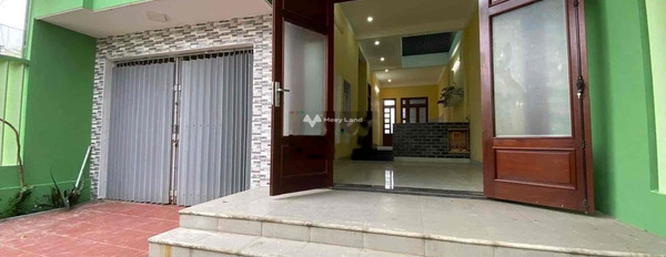 Cho thuê nhà diện tích khoảng 126m2 vị trí hấp dẫn Nguyễn Đăng, Thừa Thiên Huế giá bàn giao chỉ 4 triệu/tháng, ngôi nhà bao gồm 2 PN, 1 WC-02