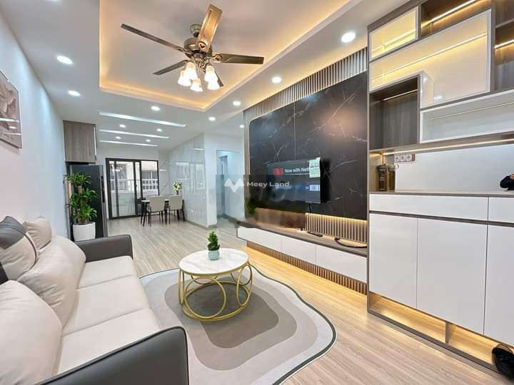 Trong căn này bao gồm 3 phòng ngủ, bán nhà ở có diện tích chung 31m2 bán ngay với giá mềm chỉ 4.4 tỷ tọa lạc ở Thịnh Quang, Hà Nội-01
