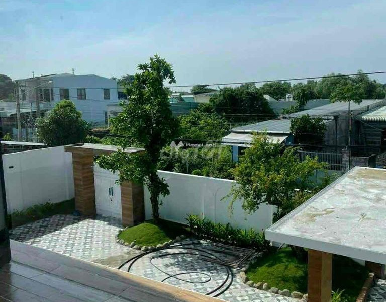 Ngôi nhà bao gồm có 4 PN, bán nhà ở diện tích rộng 590m2 giá bán cực tốt từ 15 tỷ vị trí ở Nguyễn Mạnh Hùng, Bà Rịa-Vũng Tàu-01
