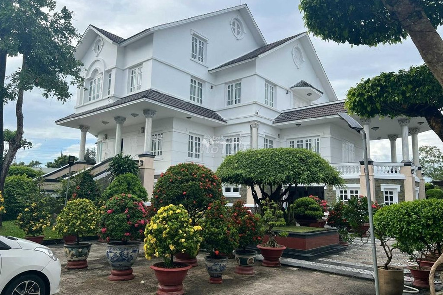 Nhà có 6 PN bán nhà bán ngay với giá thỏa thuận 6 triệu diện tích chuẩn 3703m2 vị trí đẹp tọa lạc tại Lê Hồng Phong, Cần Thơ-01