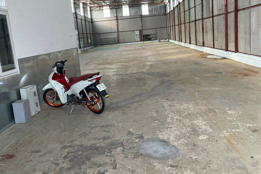 Cho thuê kho xưởng 600m2, Hoàng Hữu Nam, Q9 cũ -01