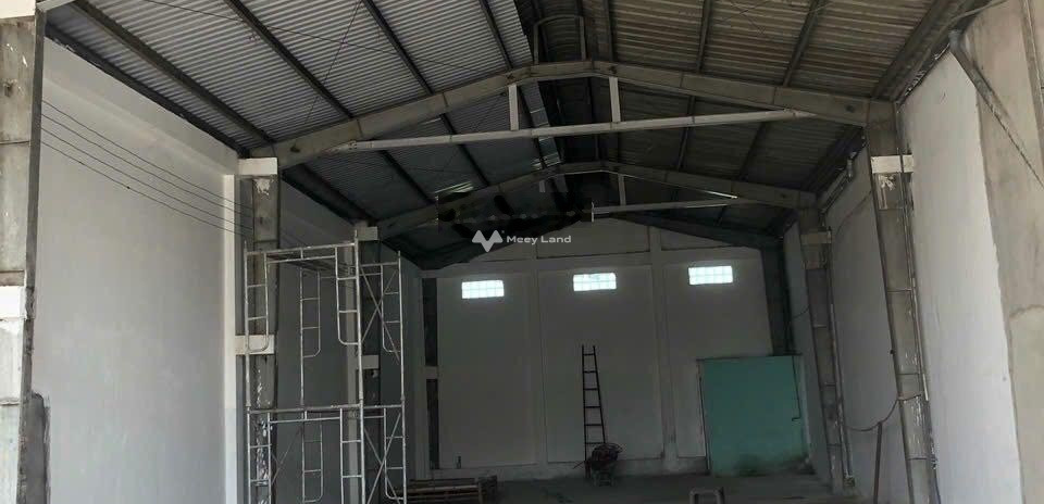 Vị trí mặt tiền tọa lạc ngay tại Thuận An, Bình Dương cho thuê kho bãi 210m2 khuôn viên rộng