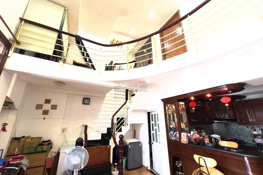 Bán nhà có diện tích chung là 54m2 mặt tiền nằm tại Tân Bình, Hồ Chí Minh bán ngay với giá đặc biệt chỉ 4.6 tỷ căn nhà có tất cả 2 phòng ngủ, 1 WC-01