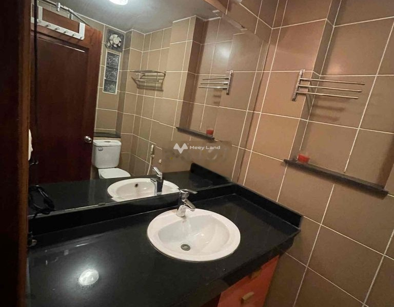 Có diện tích chính 55m2, cho thuê nhà ở vị trí đặt ở trong Đê La Thành, Hà Nội, tổng quan trong nhà 3 phòng ngủ, 2 WC liên hệ chính chủ-01