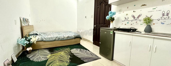 Chung cư 1 phòng ngủ, cho thuê căn hộ vị trí đẹp tọa lạc ngay ở Phường 13, Hồ Chí Minh, trong căn hộ này có 1 phòng ngủ, 1 WC liên hệ chính chủ-03