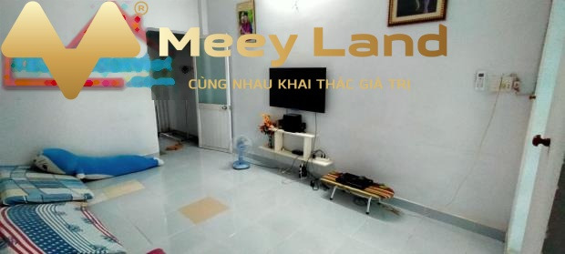 Nhà nhìn chung có tổng 2 phòng ngủ bán nhà vào ở ngay giá vô cùng rẻ 3.6 tỷ có diện tích chung là 53m2 vị trí mặt tiền tọa lạc ngay ở Thới An 20, Thới...-01