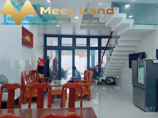 Bán nhà vị trí đặt tọa lạc ngay trên Đường Thạnh Lộc 19, Hồ Chí Minh vào ở luôn giá khởi điểm 4.6 tỷ diện tích khoảng 80m2 trong căn này bao gồm 3 PN-01