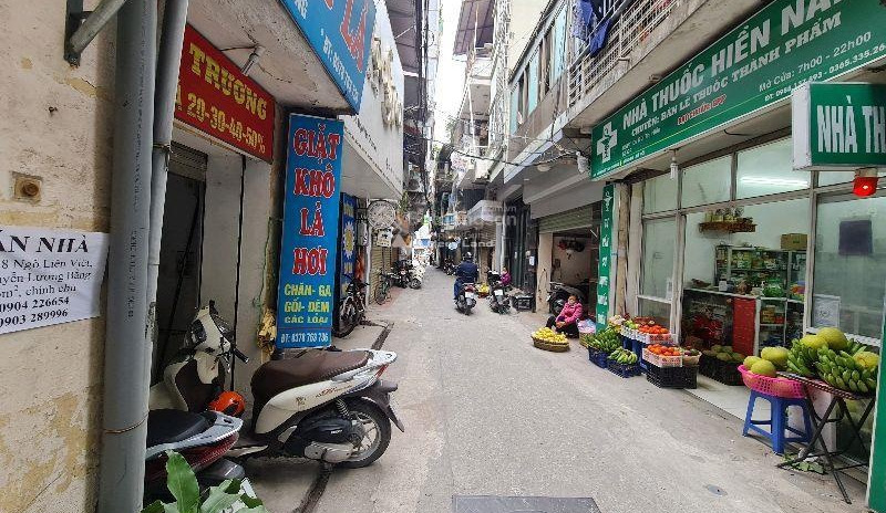 Vị trí mặt tiền nằm trên Trương Định, Giáp Bát bán nhà bán ngay với giá thị trường 5.18 tỷ nhà này gồm 3 phòng ngủ