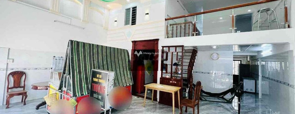 Cho thuê nhà vị trí mặt tiền tại Hùng Vương, Ninh Kiều, giá thuê hạt dẻ 9 triệu/tháng diện tích thực 110m2, ngôi nhà có tất cả 3 phòng ngủ-03
