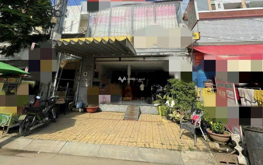 DT 84m2 bán nhà ở vị trí thuận lợi nằm trên Nguyễn Cửu Phú, Hồ Chí Minh căn nhà gồm có tất cả 2 phòng ngủ 2 WC khách có thiện chí liên hệ ngay-01