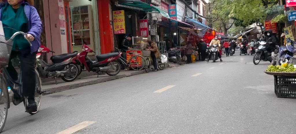 Cần bán nhà mặt phố quận Cầu Giấy, Hà Nội, giá 11 tỷ