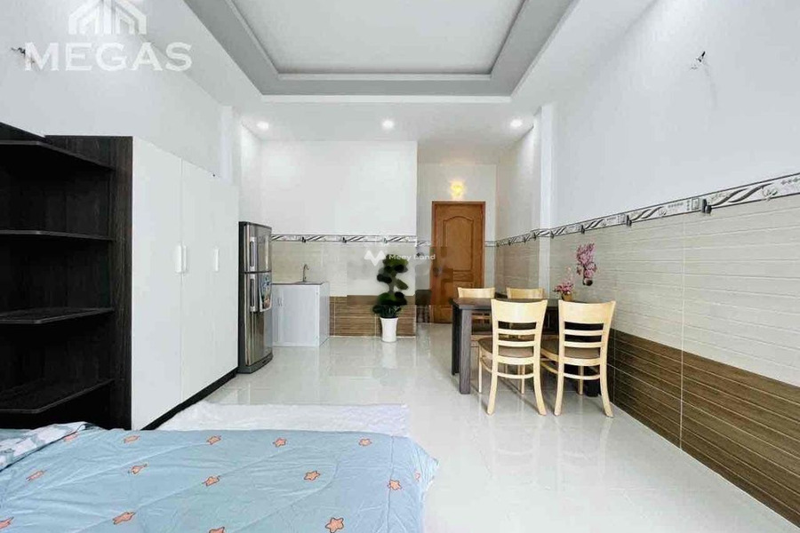 Cho thuê căn hộ tọa lạc ngay Tô Hiệu, Tân Thới Hòa giá thuê siêu mềm từ 5 triệu/tháng, căn hộ nhìn chung gồm 1 phòng ngủ, 1 WC giao thông đông đúc-01