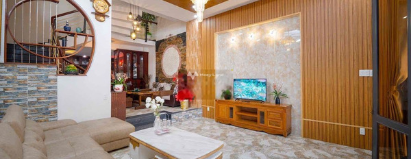 Giá 20 triệu/tháng, cho thuê nhà diện tích chung quy 70m2 nằm tại Sơn Trà, Đà Nẵng, ngôi nhà này có tổng 5 PN, 6 WC lh thương lượng thêm-03