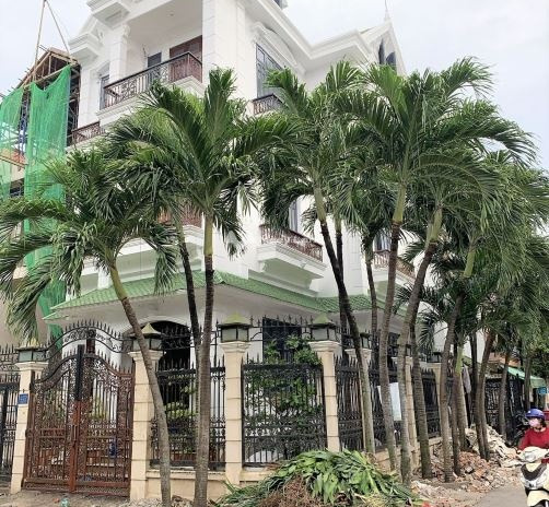 Đường đi 14 m vị trí ngay trên Nguyễn Văn Khối, Phường 9 cho thuê biệt thự thuê ngay với giá cực rẻ từ 55 triệu/tháng, trong nhà có tổng cộng 6 PN