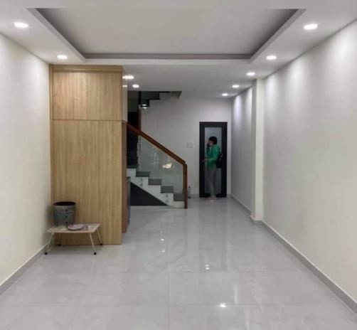 Nhà có 4 phòng ngủ bán nhà ở có diện tích gồm 50m2 giá bán thực tế từ 7.8 tỷ vị trí tốt ở Nguyễn Thanh Tuyền, Hồ Chí Minh, đường đi rộng 5 m