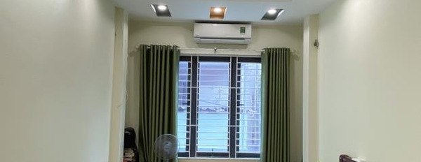 Nhà có 3 phòng ngủ bán nhà ở diện tích khoảng 35m2 vào ở luôn giá cực êm chỉ 2.35 tỷ vị trí đẹp tọa lạc gần Phường Đông Ngạc, Hà Nội, ngõ có độ 3 mét-02