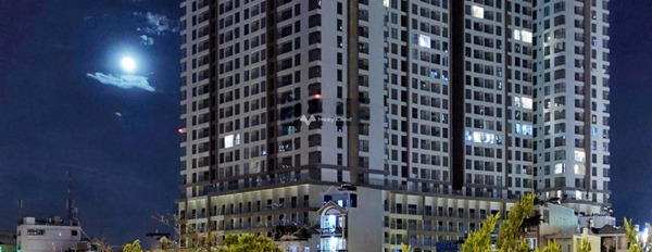 Trong căn hộ nhìn chung có 3 PN, bán chung cư vị trí trung tâm Bến Vân Đồn, Hồ Chí Minh, tổng quan căn hộ này gồm có 3 PN, 2 WC liên hệ chính chủ-02