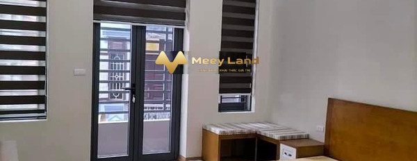 Bán nhà tọa lạc ngay tại Lạc Long Quân, Tây Hồ giá cực rẻ từ 150 tỷ có diện tích chung là 395m2 trong căn này có 6 phòng ngủ-02